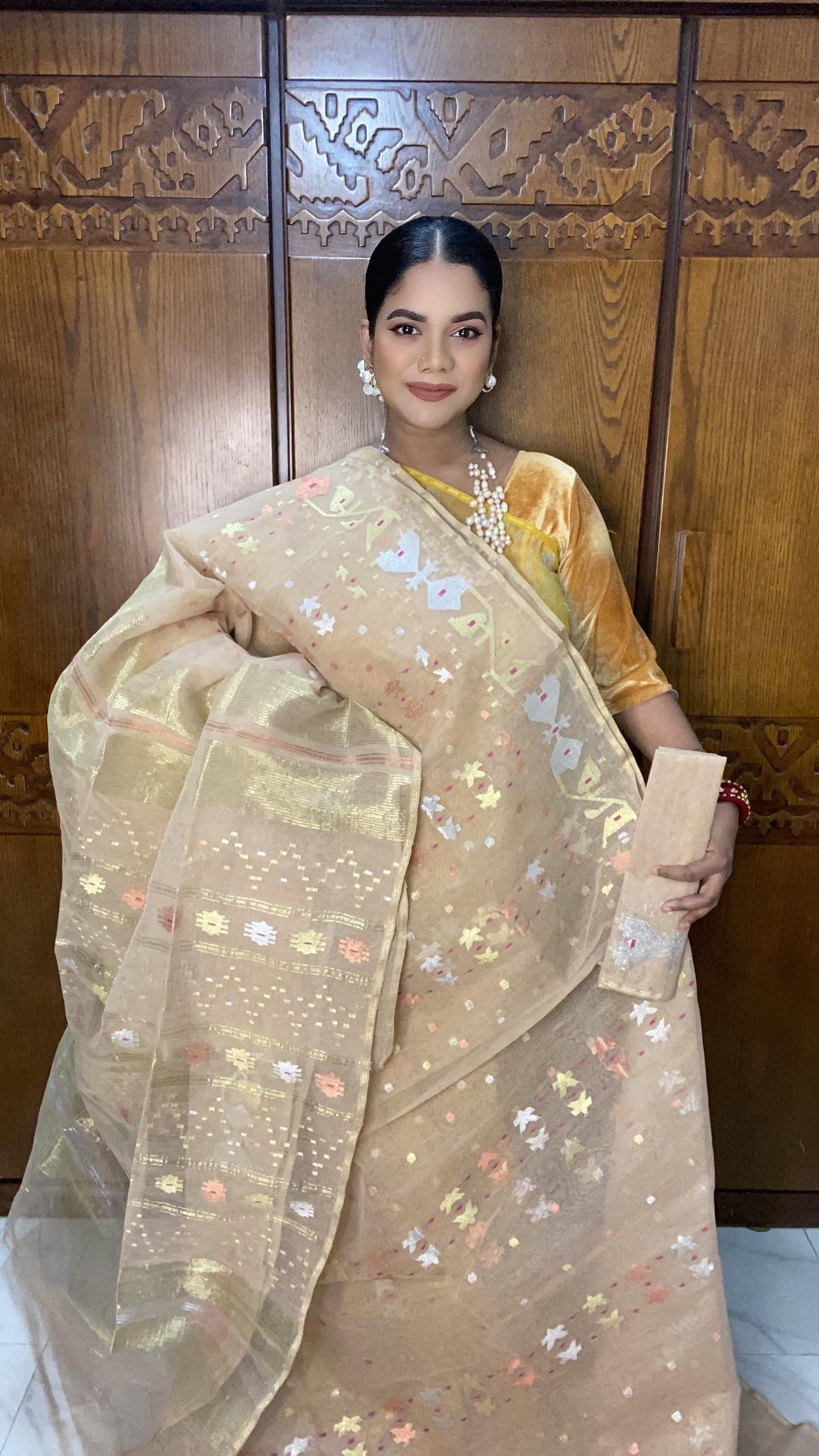 Beige Golden Jamdani Saree 80 Count