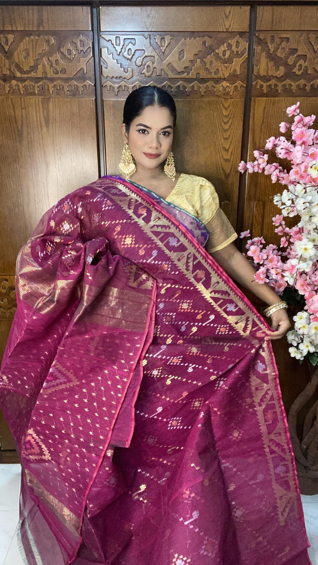 Deep magenta Jamadani Saree 80 Count