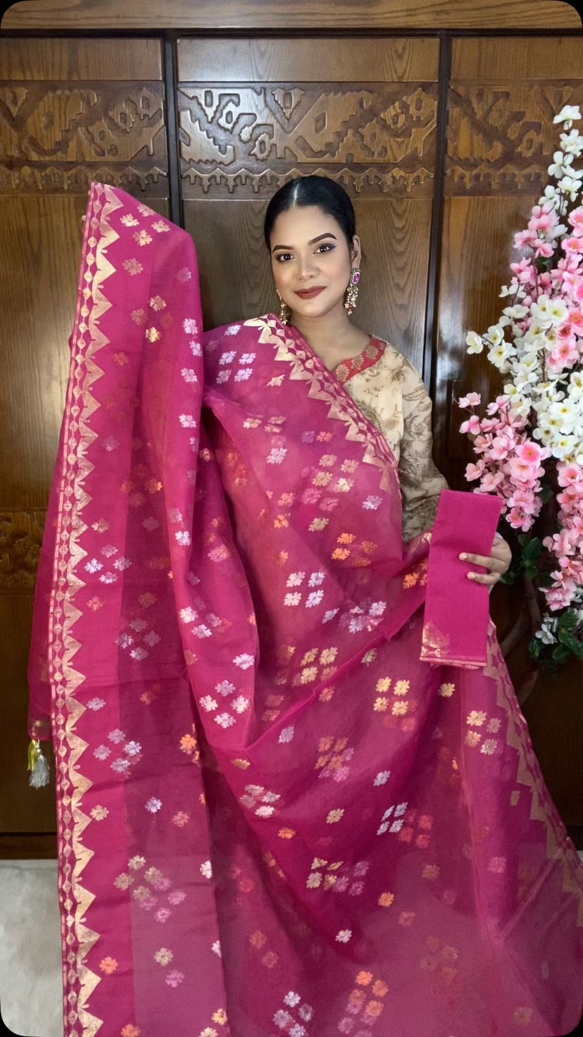 Magenta Jamdani Saree 80 Count